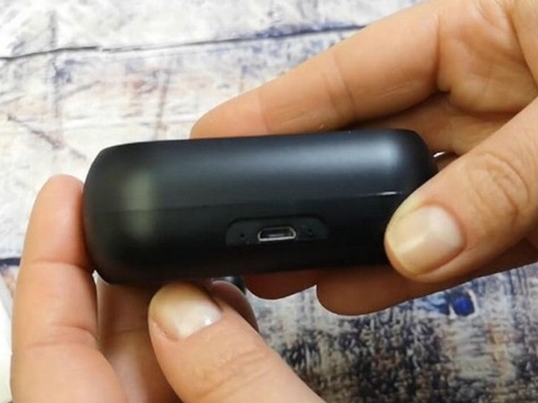 Разъем microUSB в QCY T1 QS1 Tru Wireless Binaural Bluetooth Разъем microUSB в беспроводных наушниках Ксиаоми